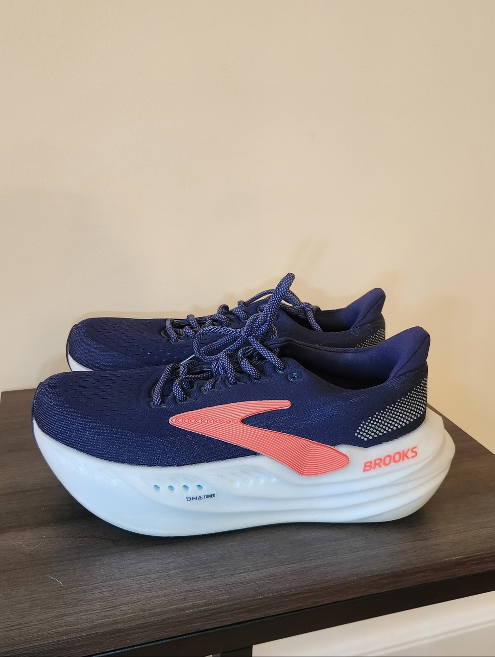 Womens Brooks Glycerin Max Running Shoes Size 9